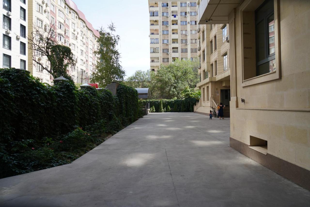 Nice And Comfortable Apartment In The Downtown Of Бишкек Екстериор снимка