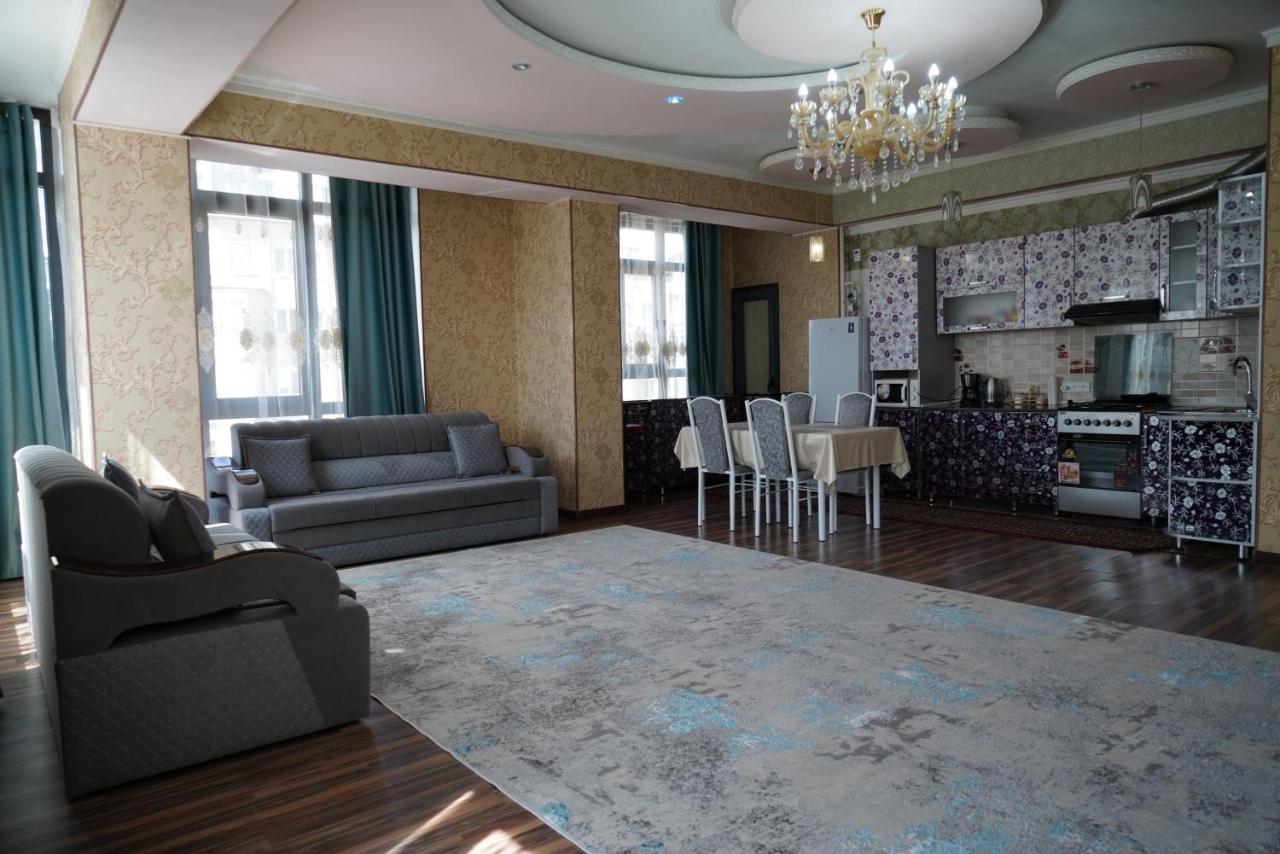 Nice And Comfortable Apartment In The Downtown Of Бишкек Екстериор снимка